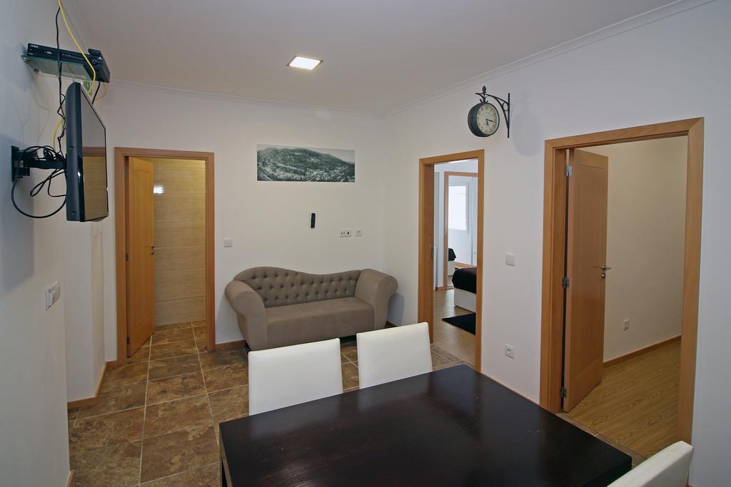 Geresiana Apartamentos Exterior photo